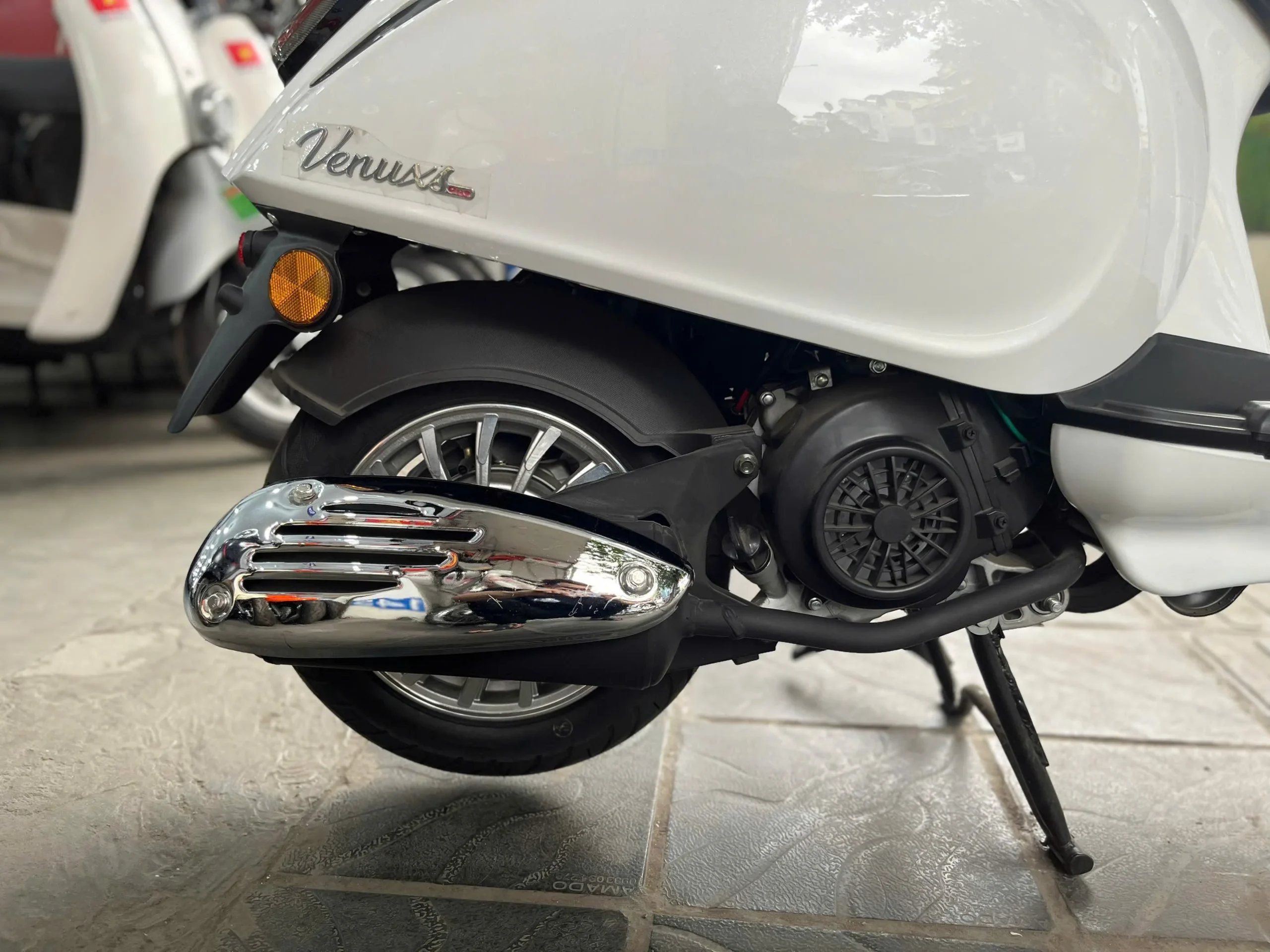 hd-motor-50cc-vespa-onevenus-pro-khong-can-bang-lai 