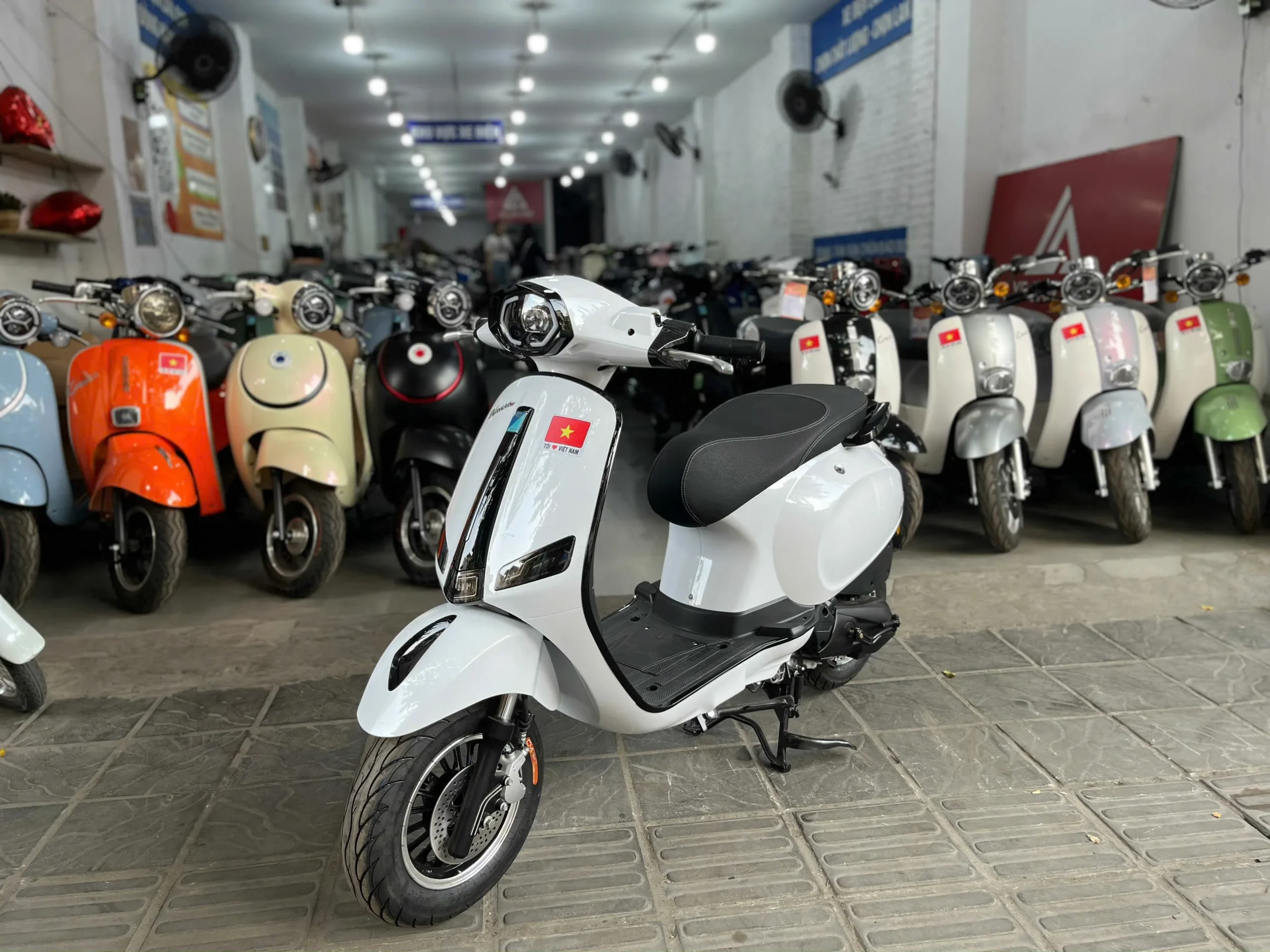 -motor-50cc-vespa-onevenus-pro-cho-hoc-sinh.jpg 