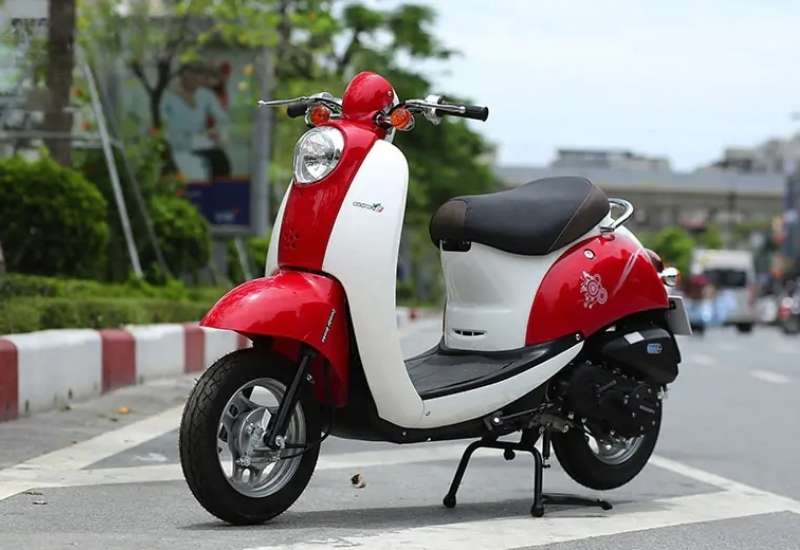 Scoopy 50cc với phong cách nữ tính | Xe Scoopy 50cc Giá Bao Nhiêu?