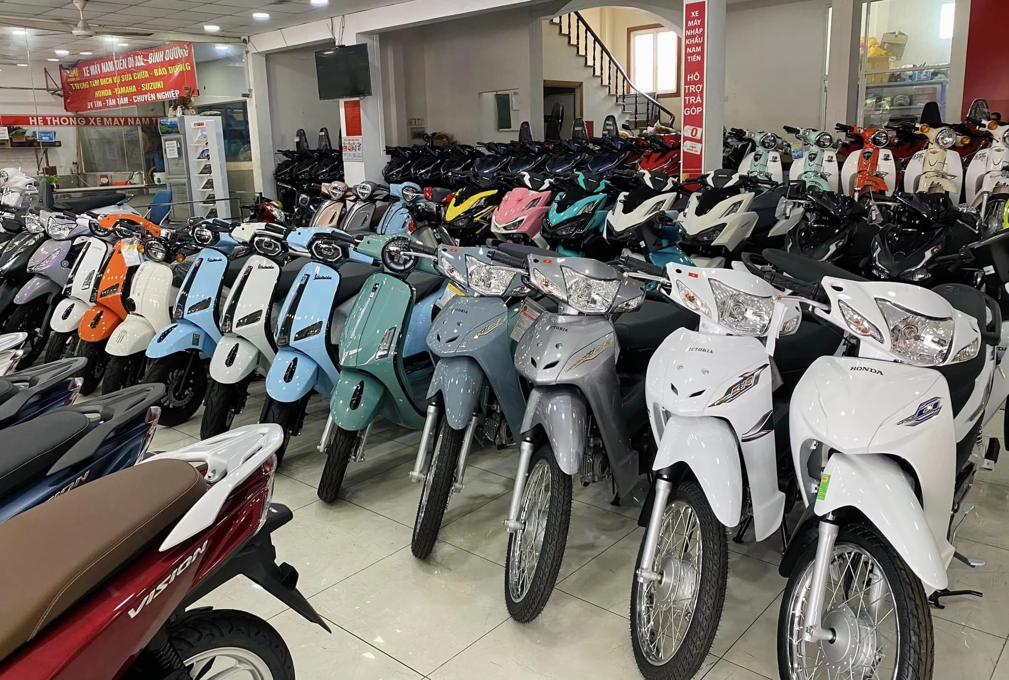 mua-xe-dien-phu-nhuan-tai-xe-may-nam-tien