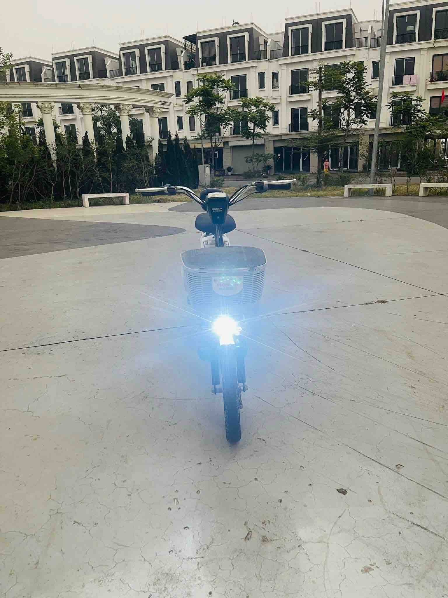 bang-gia-xe-dap-dien-honda-a6-a8-chinh-hang