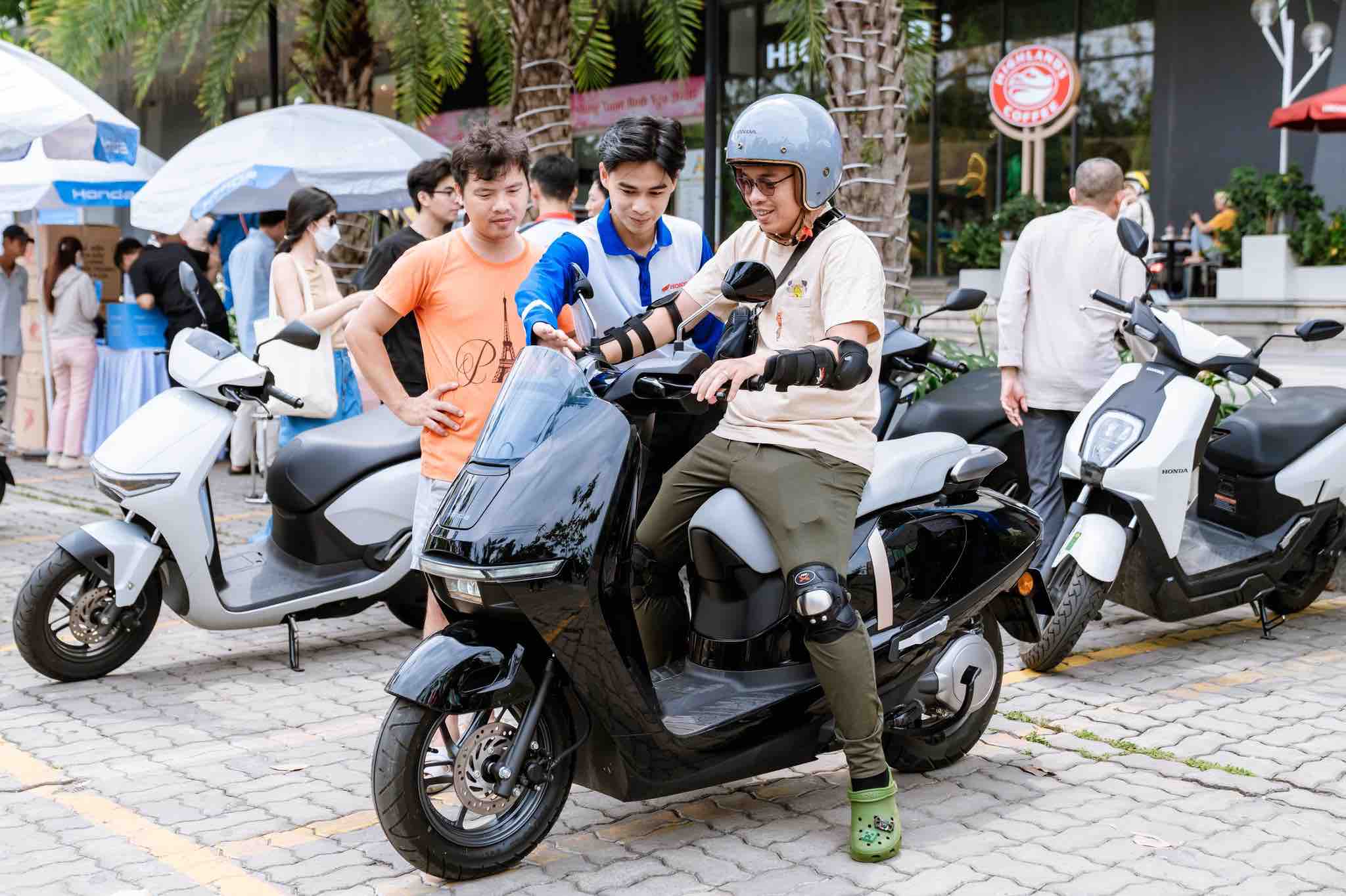 top-mau-xe-dien-honda-cho-hoc-sinh-cap-2-cap-3-an-toan-nhat