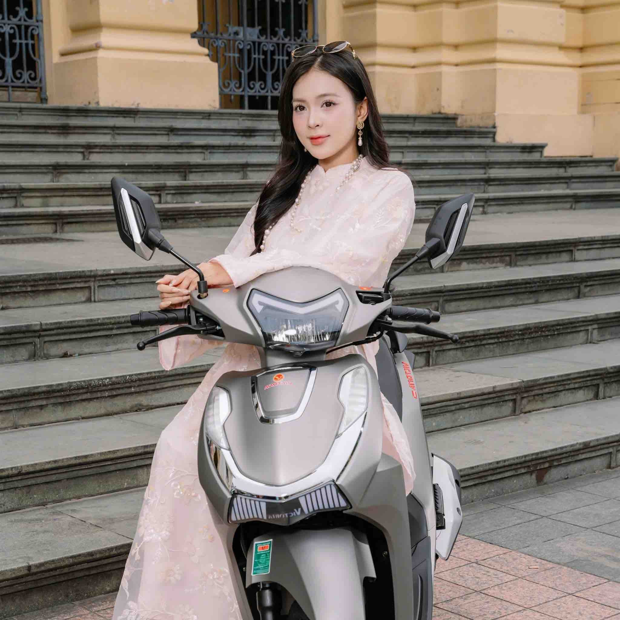 victoria-at88-royal-50cc-khong-can-bang-lai