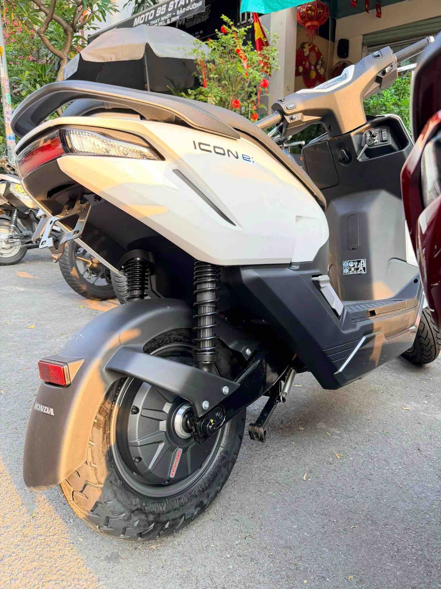 quy-dinh-do-tuoi-va-bang-lai-cho-hoc-sinh-di-xe-dien-honda