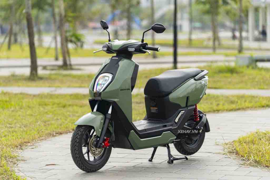 uu-nhuoc-diem-xe-dien-honda-voi-yadea-pho-thong