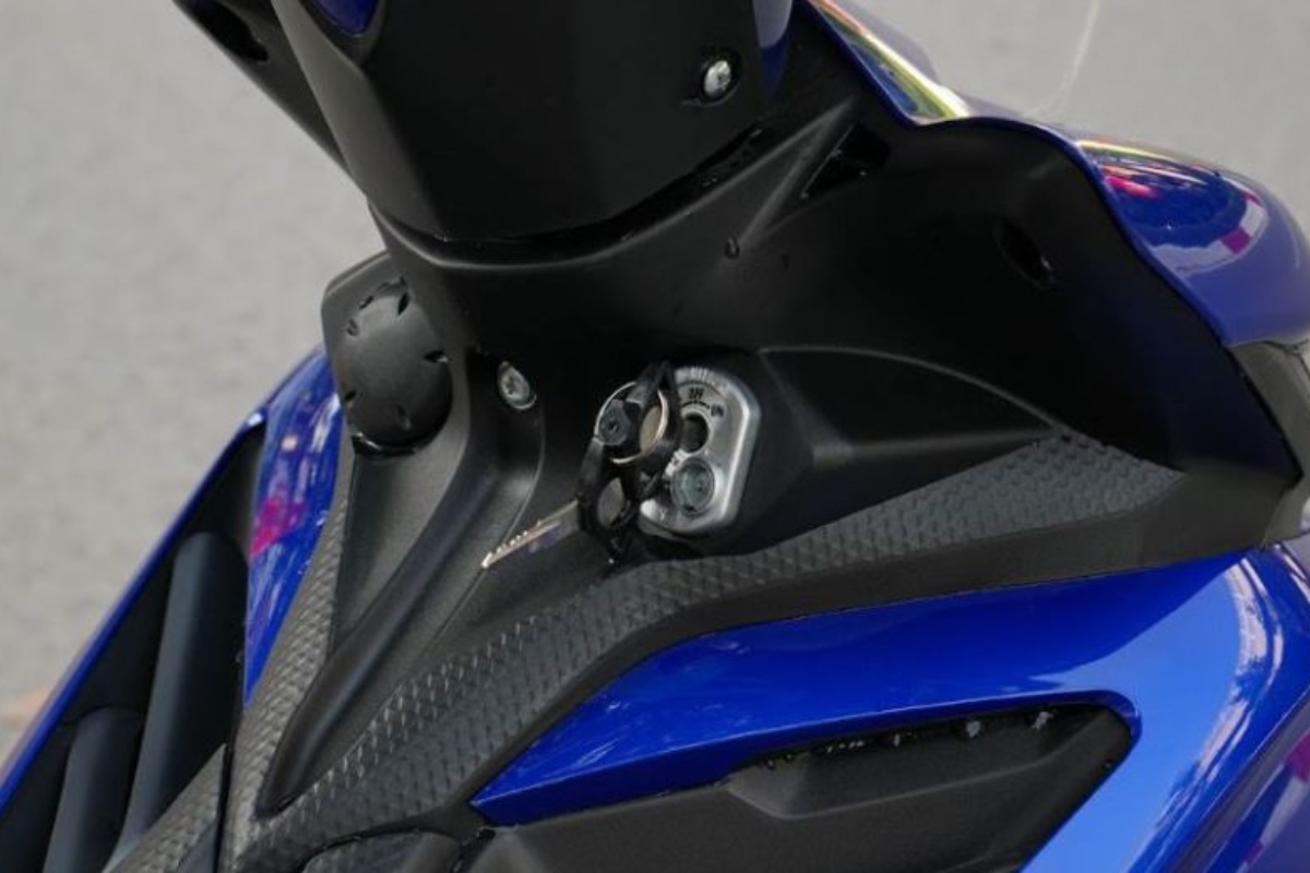 Cách khóa cổ xe số 50cc