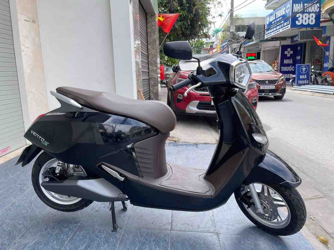 nen-chon-mua-xe-dien-nho-gon-hay-xe-dien-manh-me-cho-hoc-sinh-cap-3