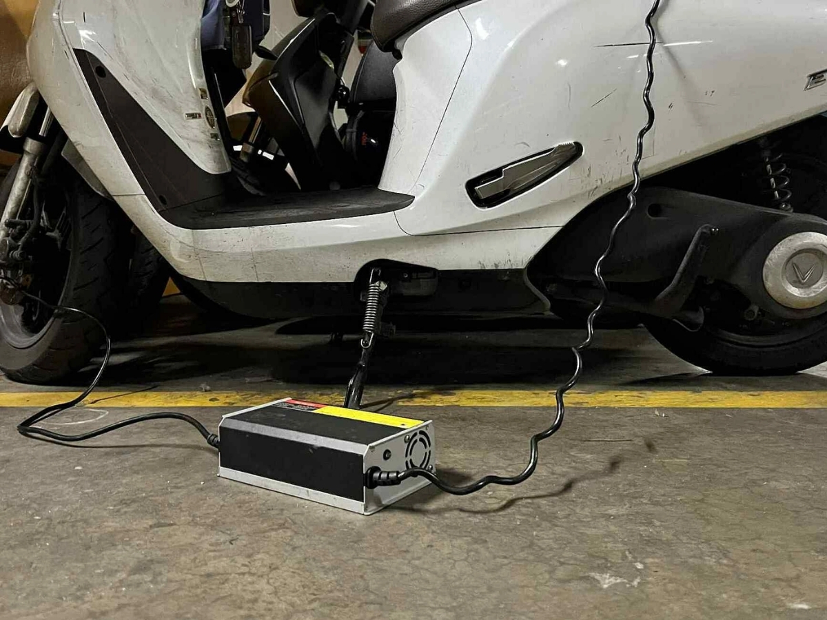 Cách hạn chế sạc xe điện bị hỏng