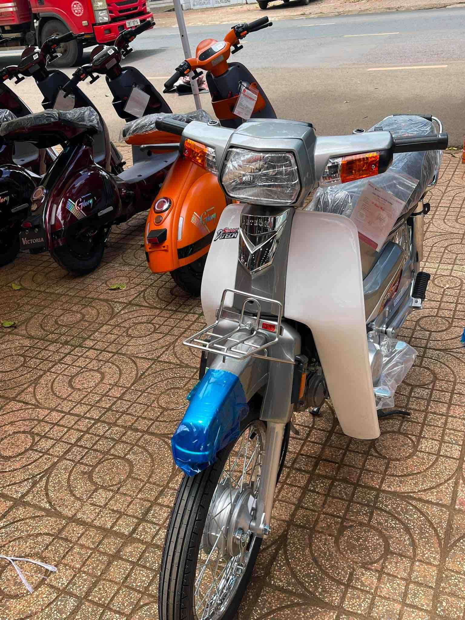 detech-dream-50cc-binh-xang-35-lit