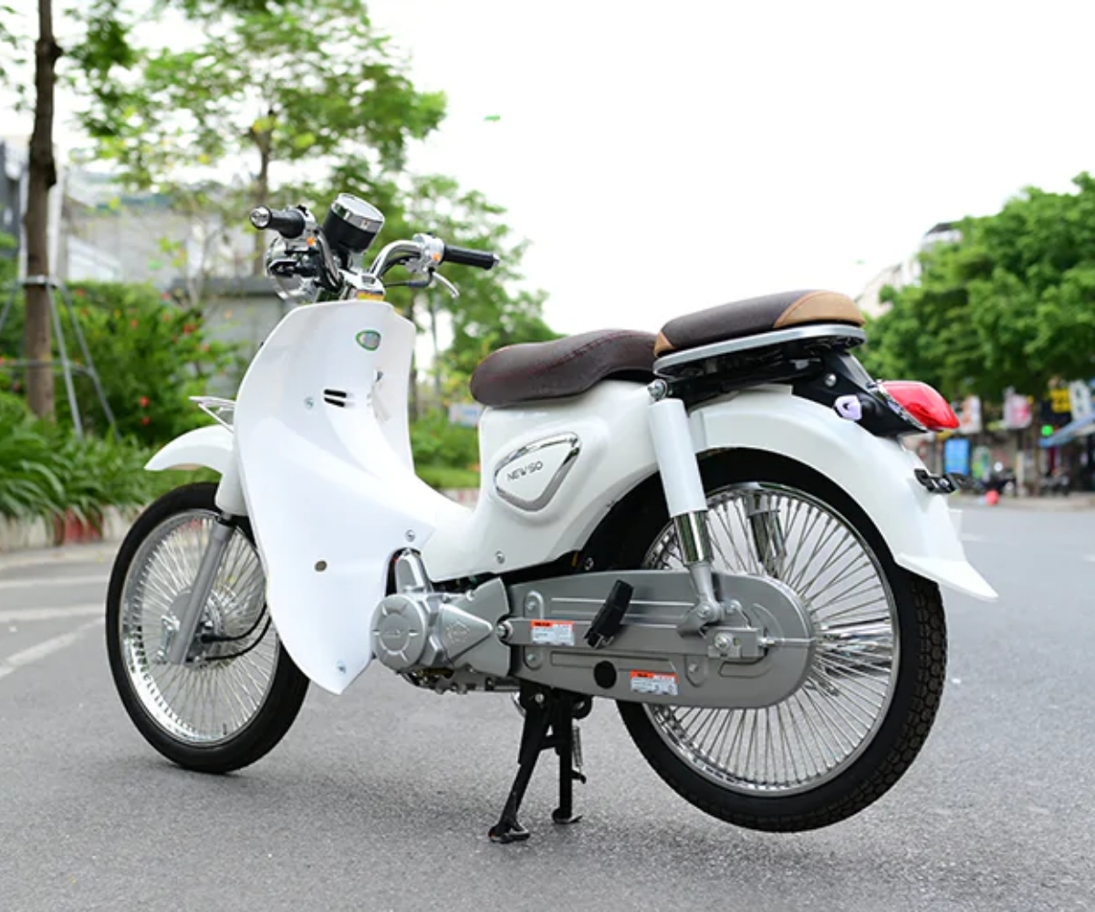 Vì sao Cub 50cc trắng vẫn được ưa chuộng?