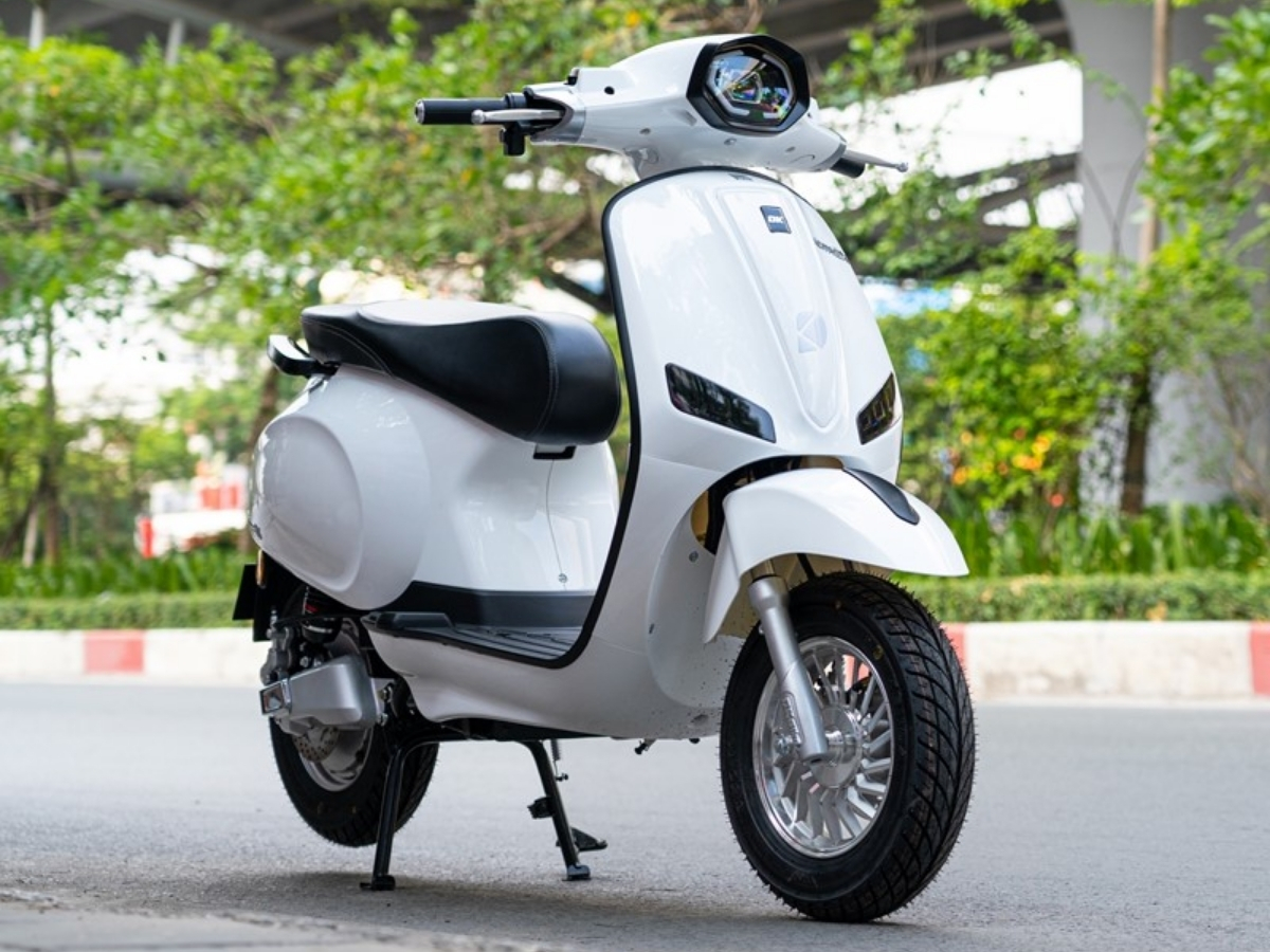 Vì sao xe máy điện màu trắng được ưa chuộng?