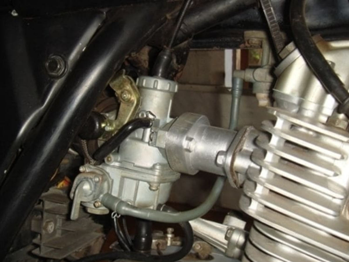 Xe máy 50cc bị chảy xăng có nguy hiểm không?